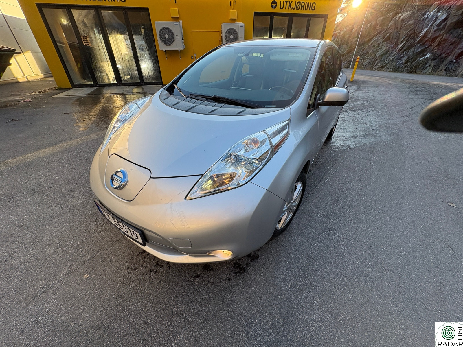 NISSAN LEAF Nissan Leaf 2016 – 30 kWh – Sølvgrå – Norges billigste!