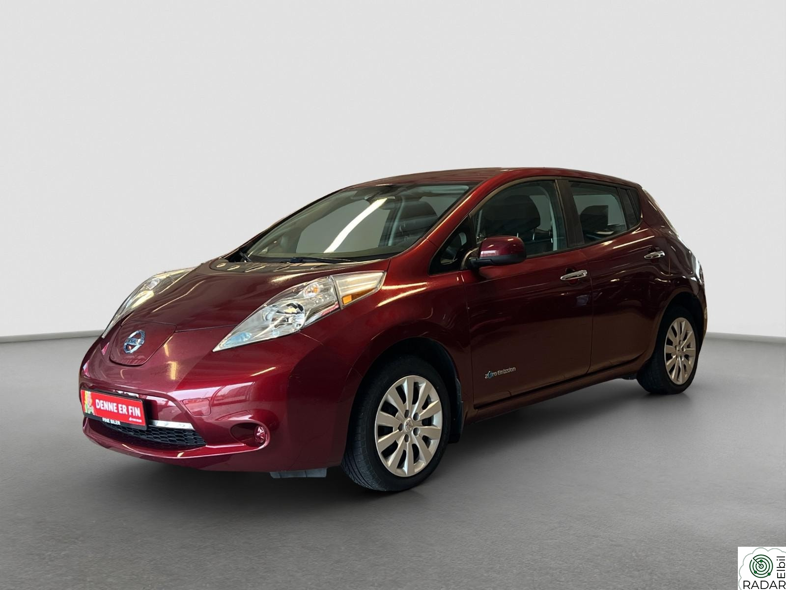 NISSAN Leaf 2016 Nissan Leaf 30 kWh | 10/12 streker | Outlet