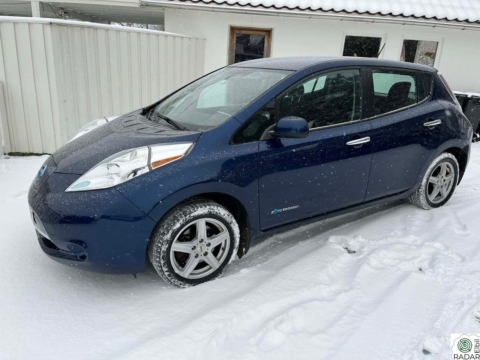 NISSAN LEAF