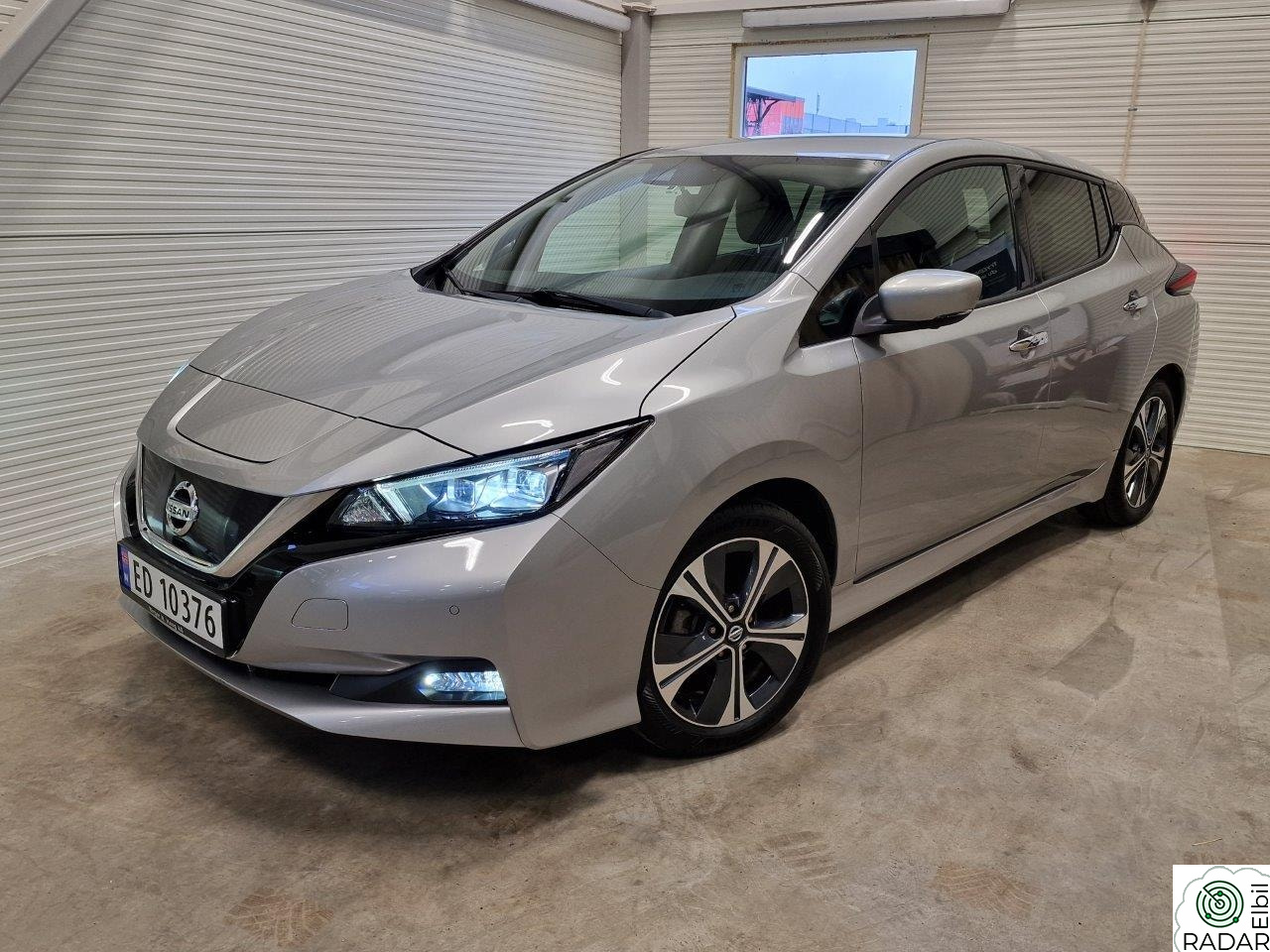 NISSAN LEAF 40kWh 40kWh|N-Connecta|LED|Skinn|360-kam|Rattvarme++