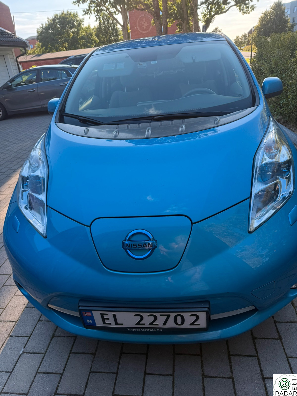 NISSAN LEAF