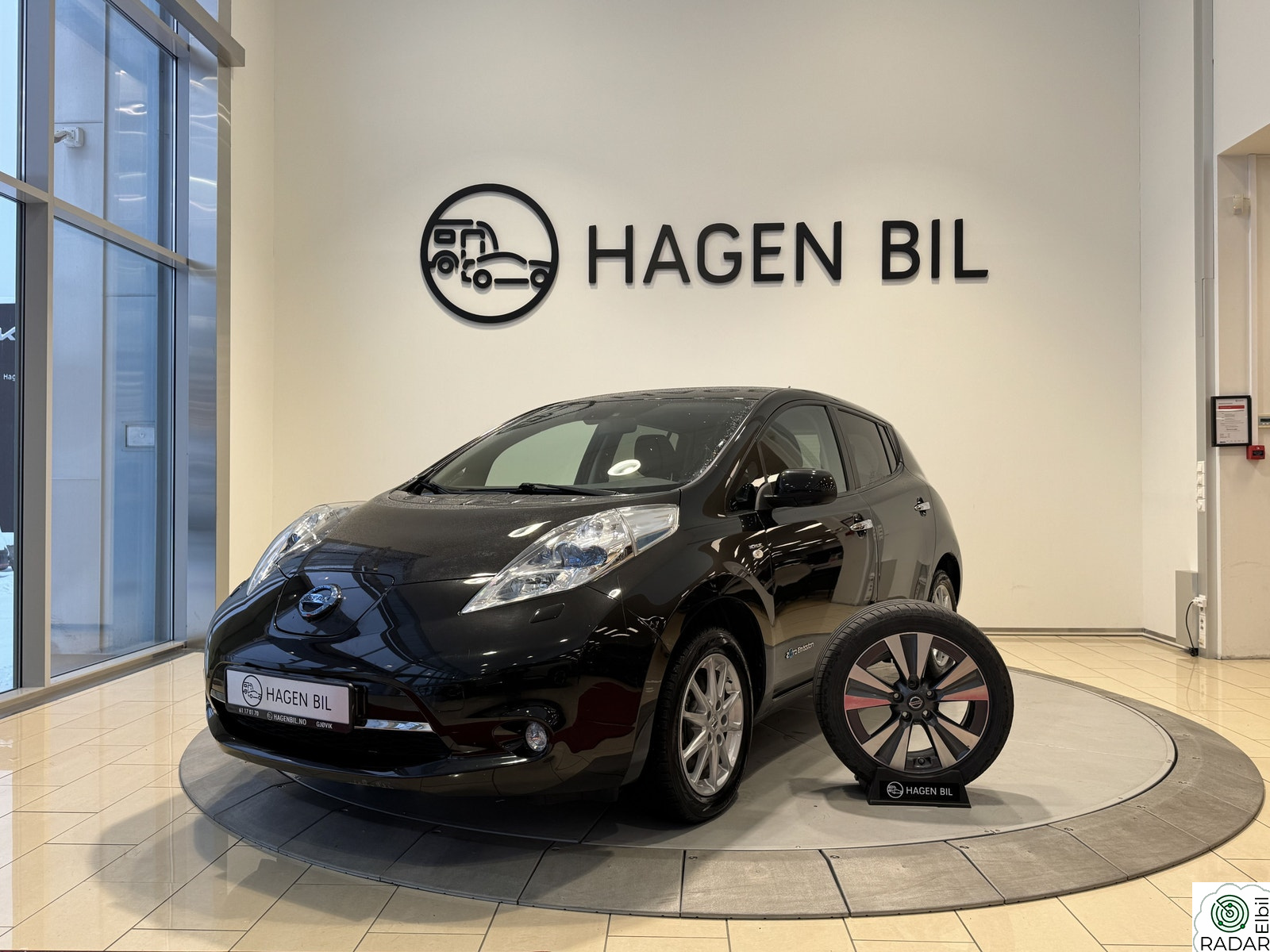 NISSAN LEAF 8XALU / NAVI / R.KAMERA / BOSE / VARME I RATT / ISOFIX