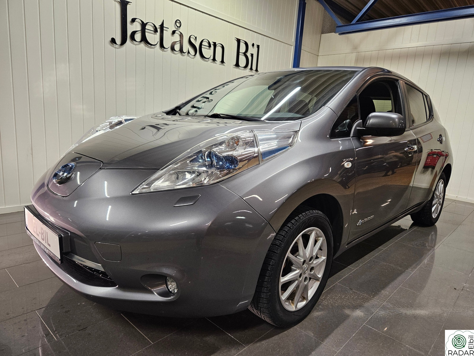NISSAN LEAF 24kWh eu 2026, ryggekamera, isofix,rattvarme, bose, lav km+++
