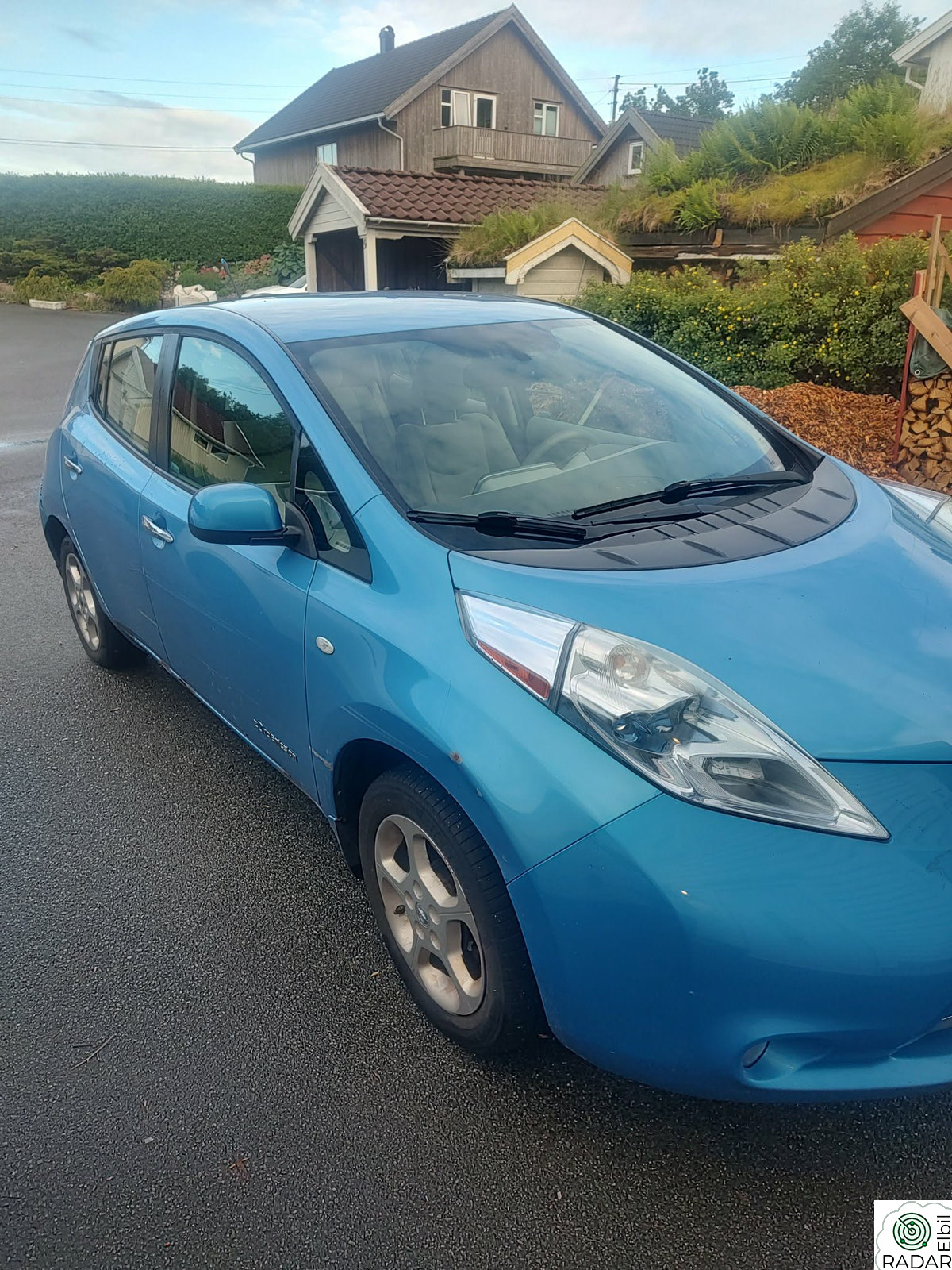 NISSAN LEAF