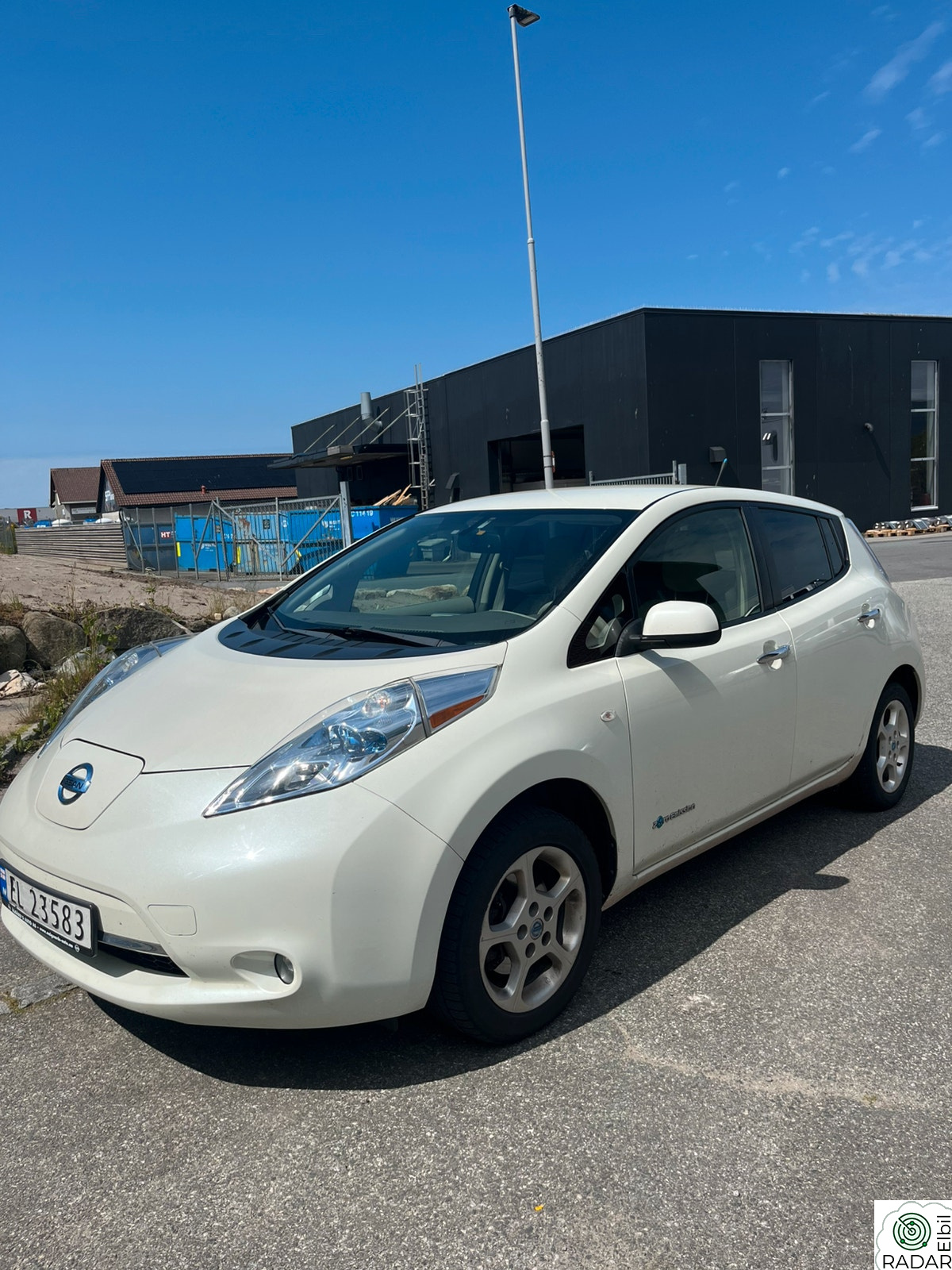 NISSAN Leaf