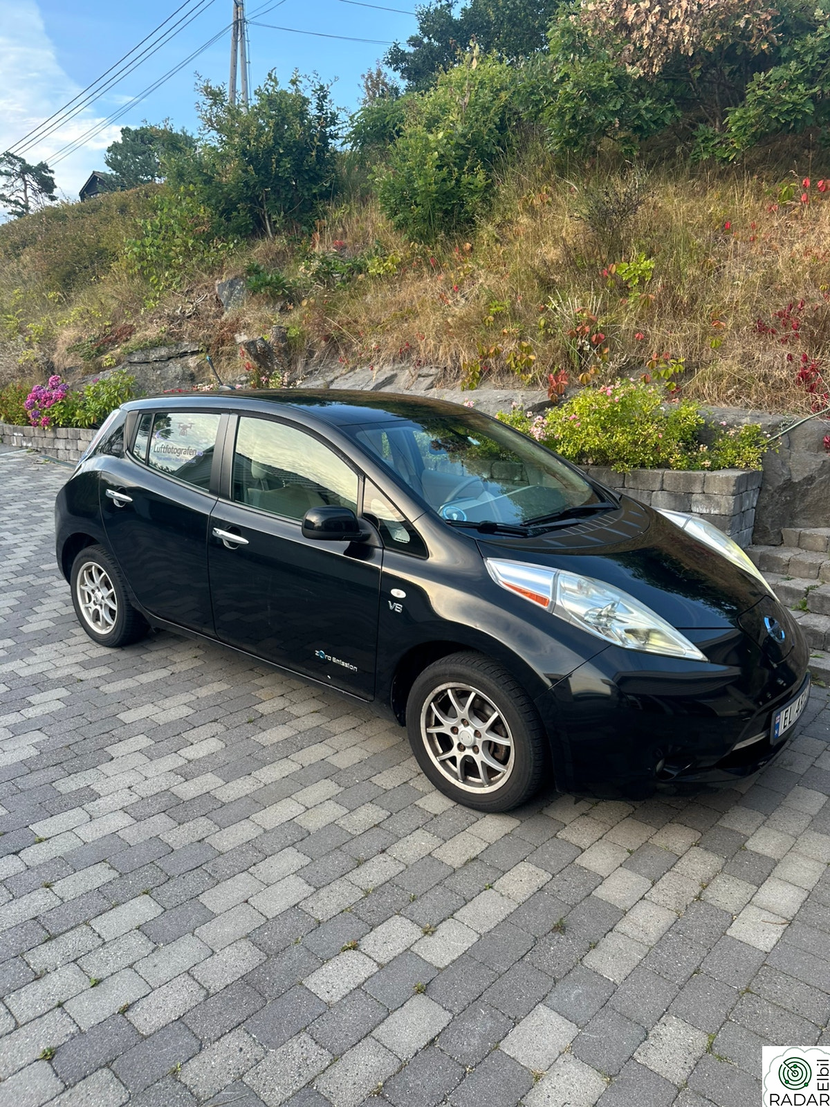NISSAN LEAF