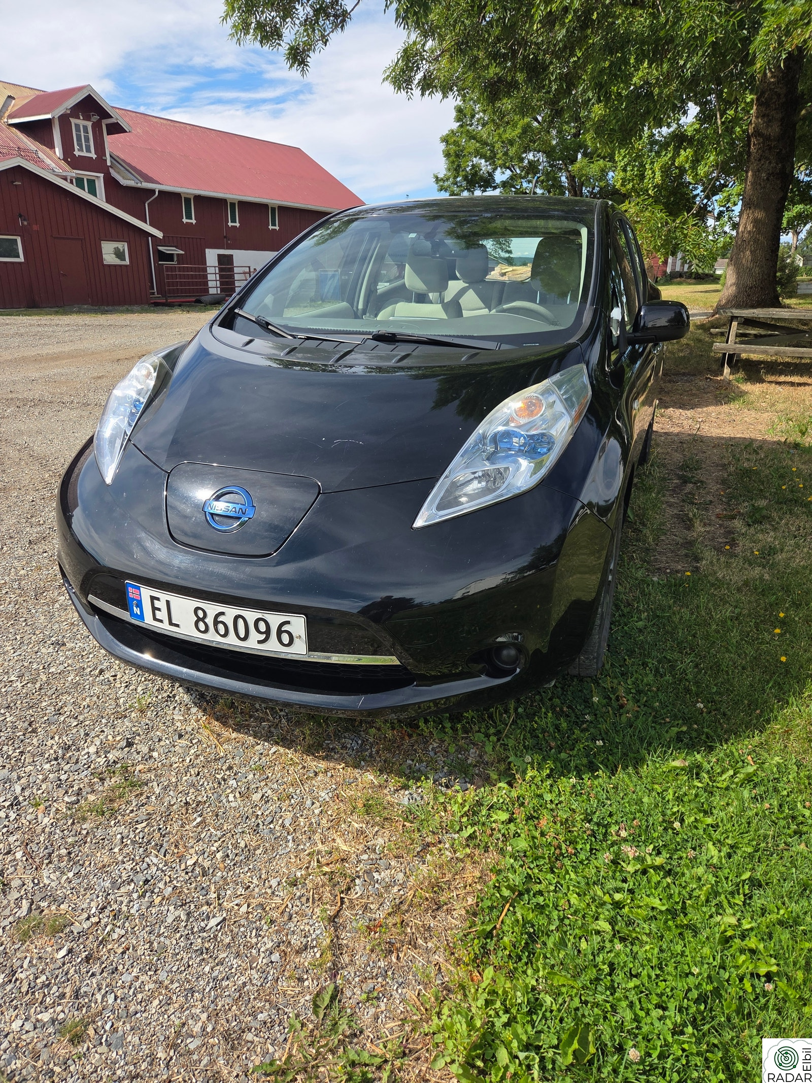 NISSAN LEAF