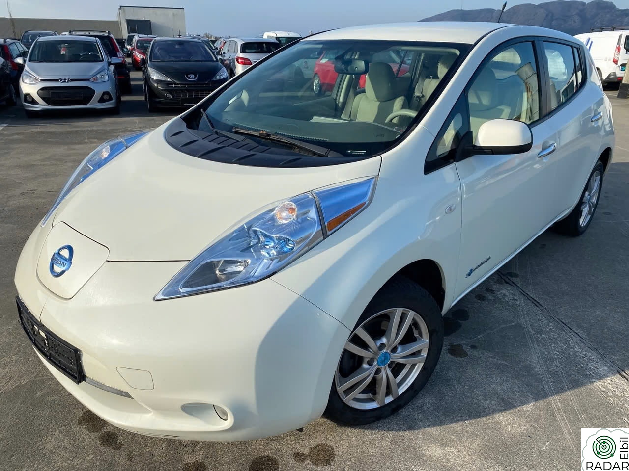 NISSAN LEAF