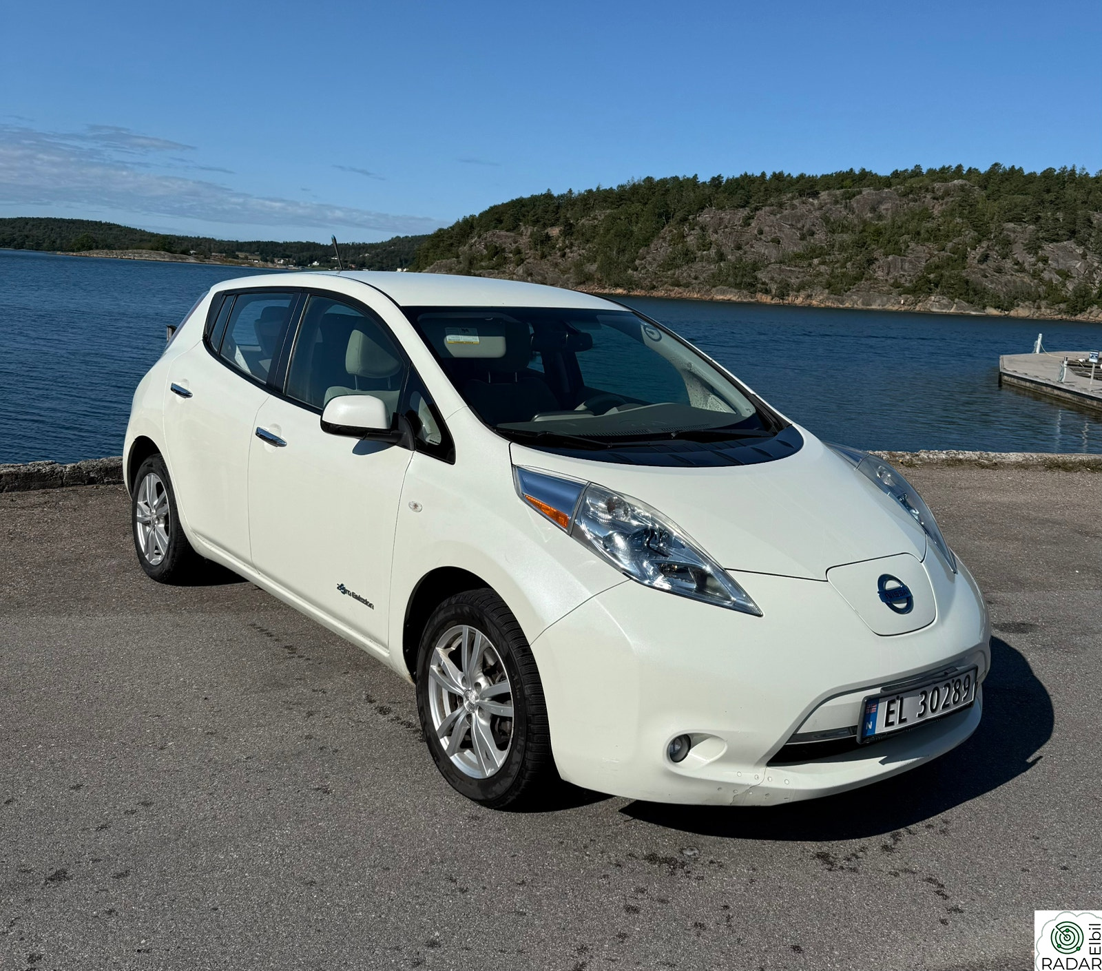 NISSAN LEAf