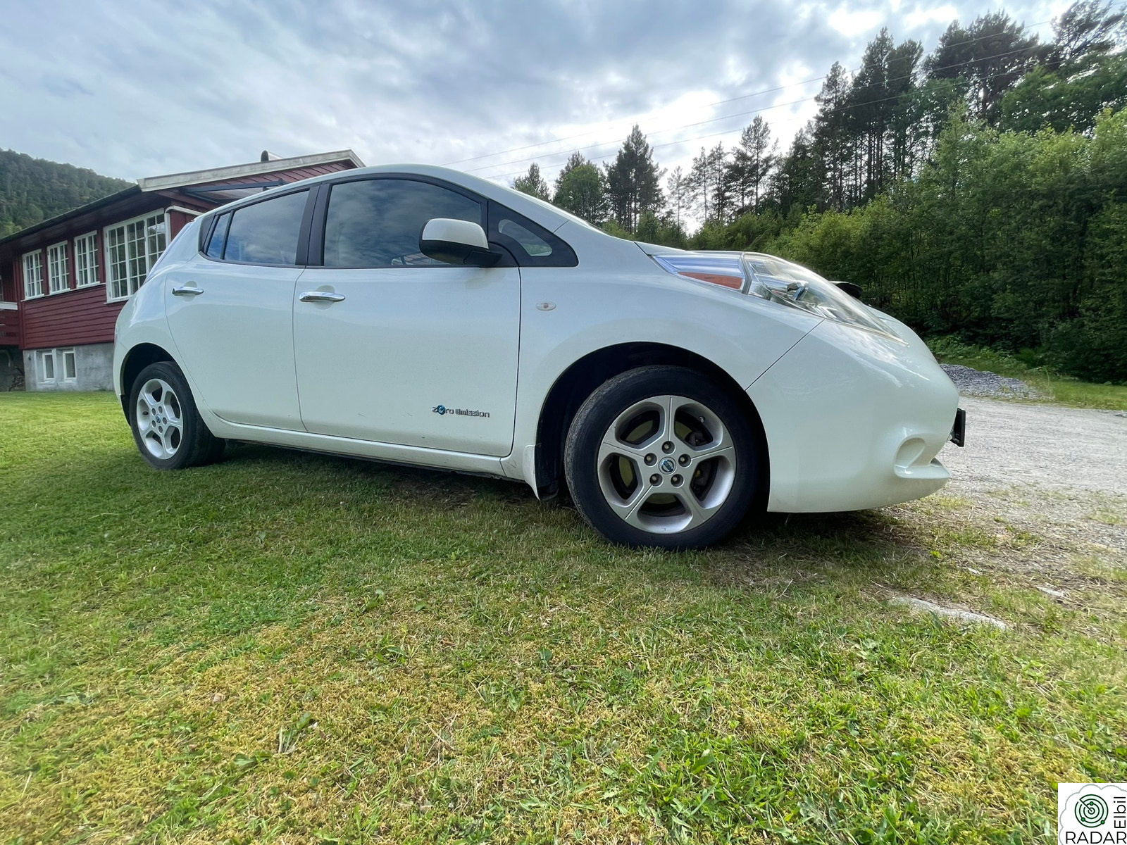 NISSAN LEAF
