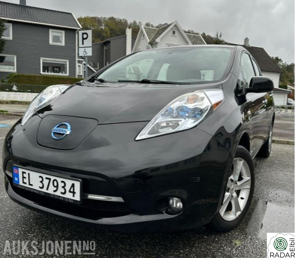 NISSAN Leaf ryggekamera navigasjon s+v dekk eu ok til 03.2026