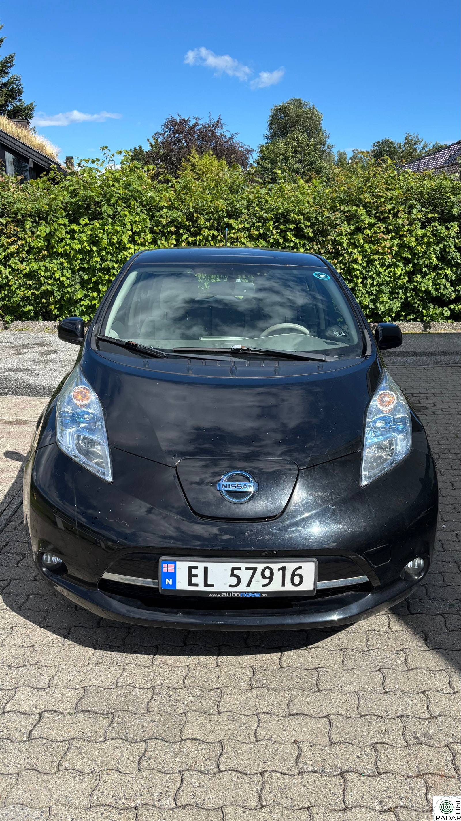 NISSAN LEAF