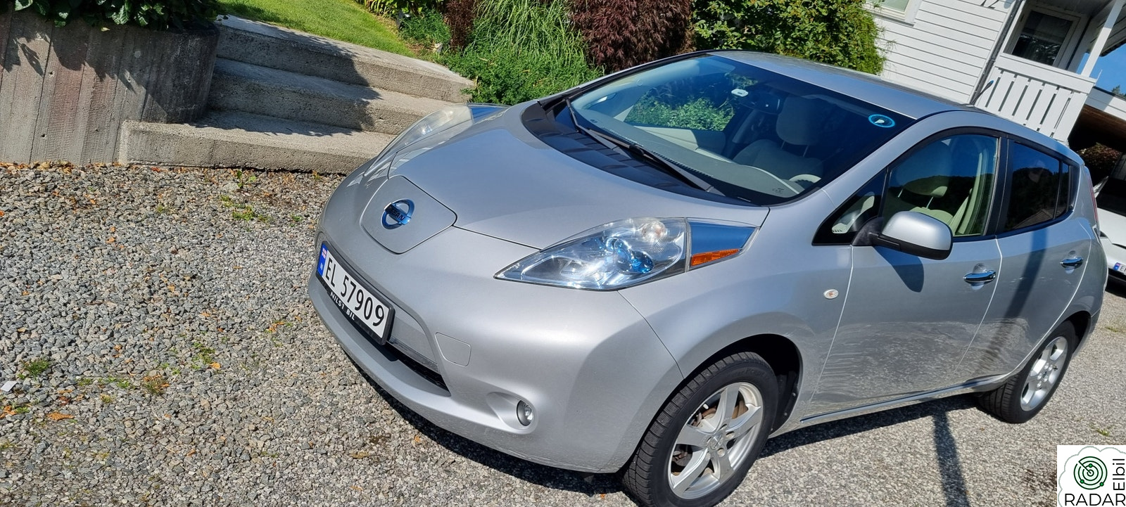 NISSAN LEAF