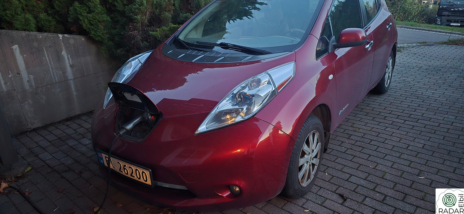 NISSAN LEAF
