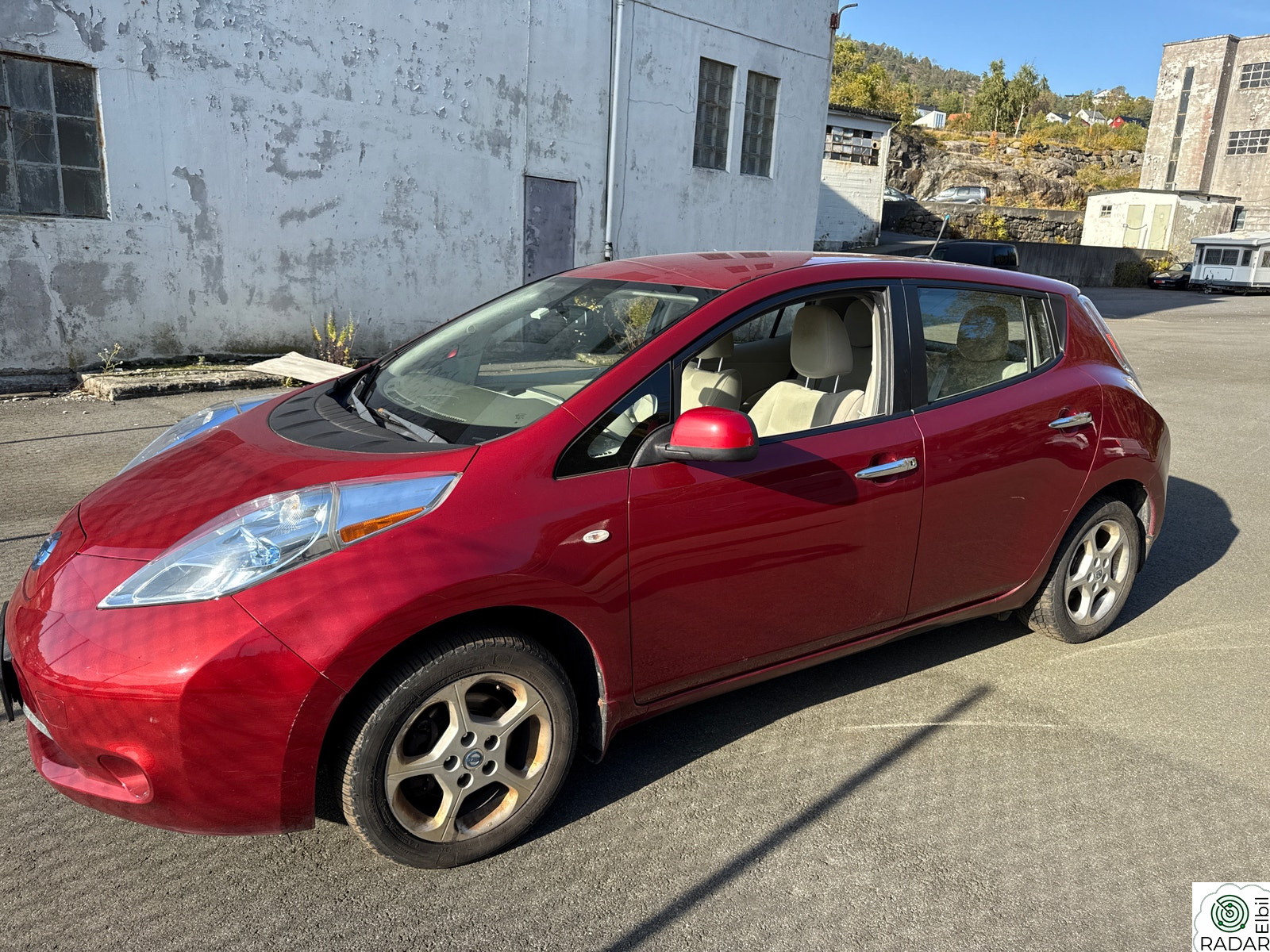 NISSAN Leaf
