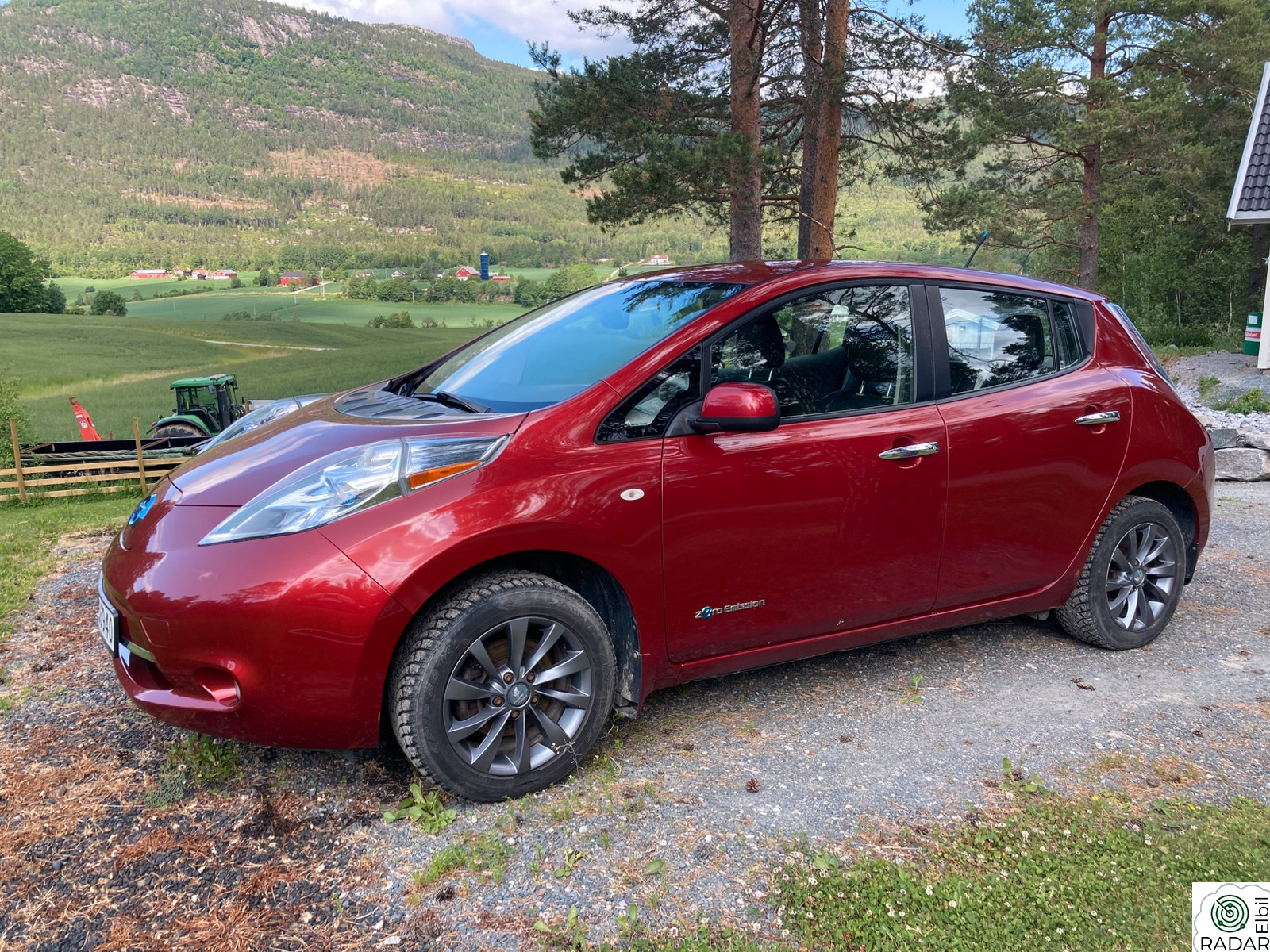 NISSAN LEAF