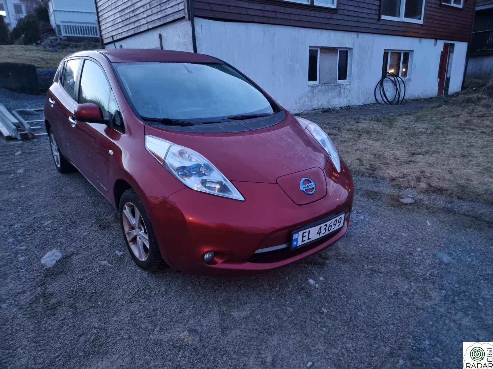 NISSAN Leaf