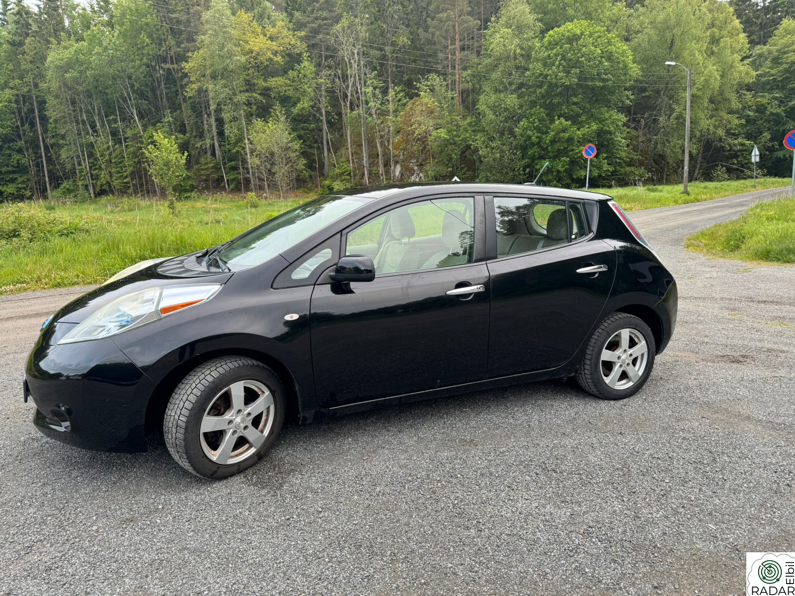 NISSAN LEAF