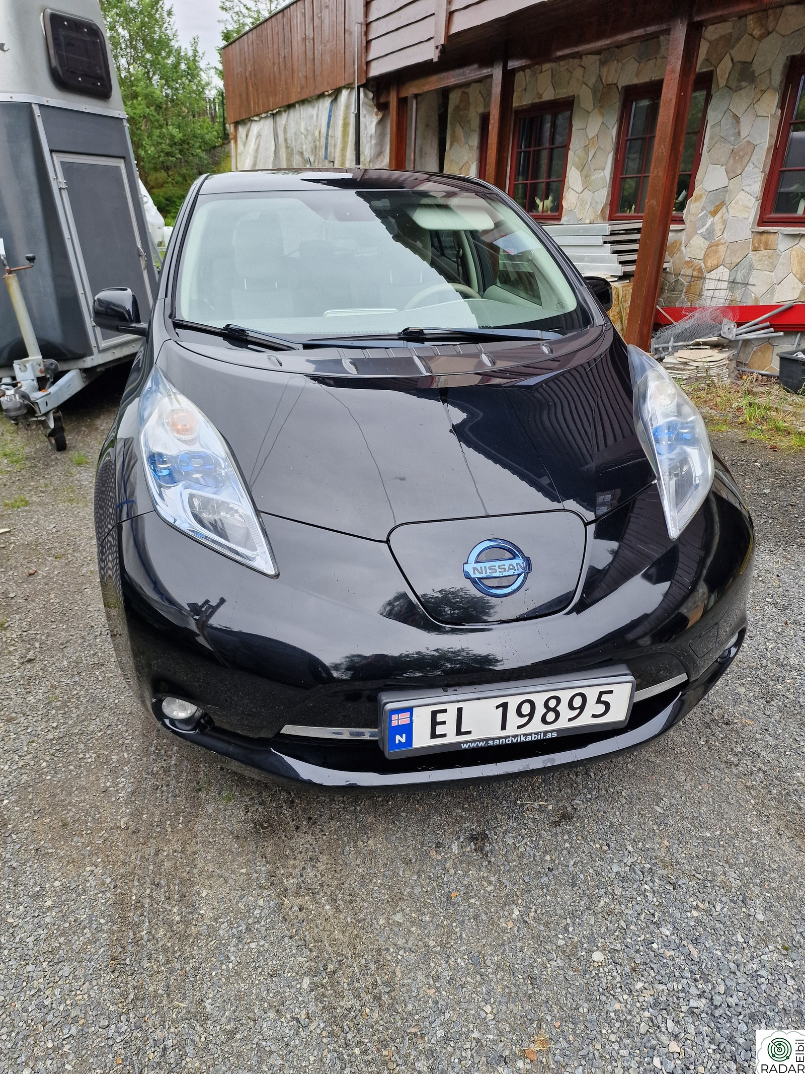 NISSAN LEAF
