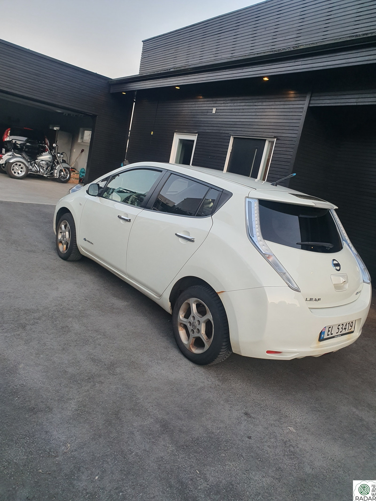 NISSAN LEAF