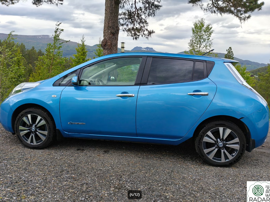 NISSAN LEAF