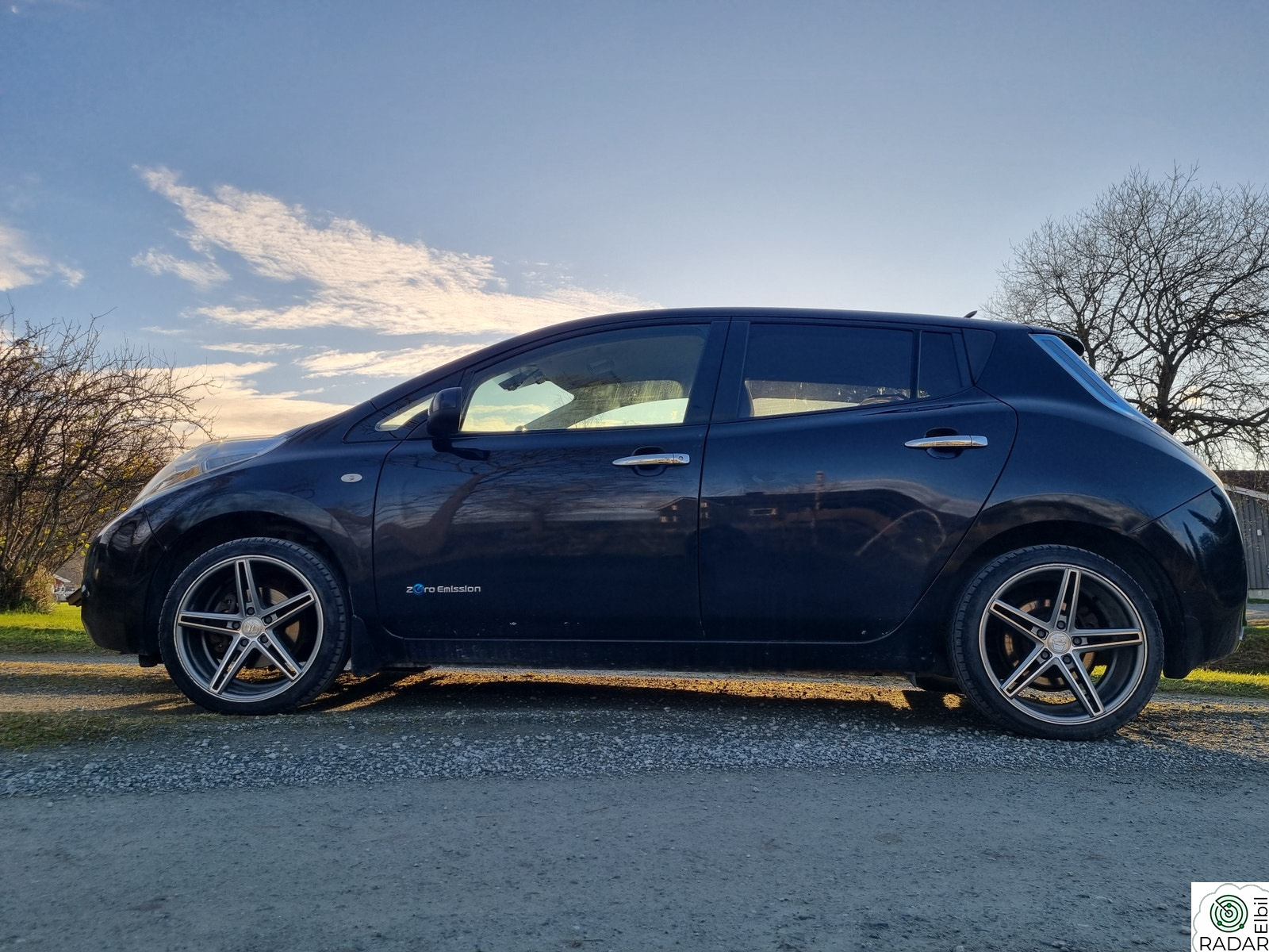 NISSAN LEAF