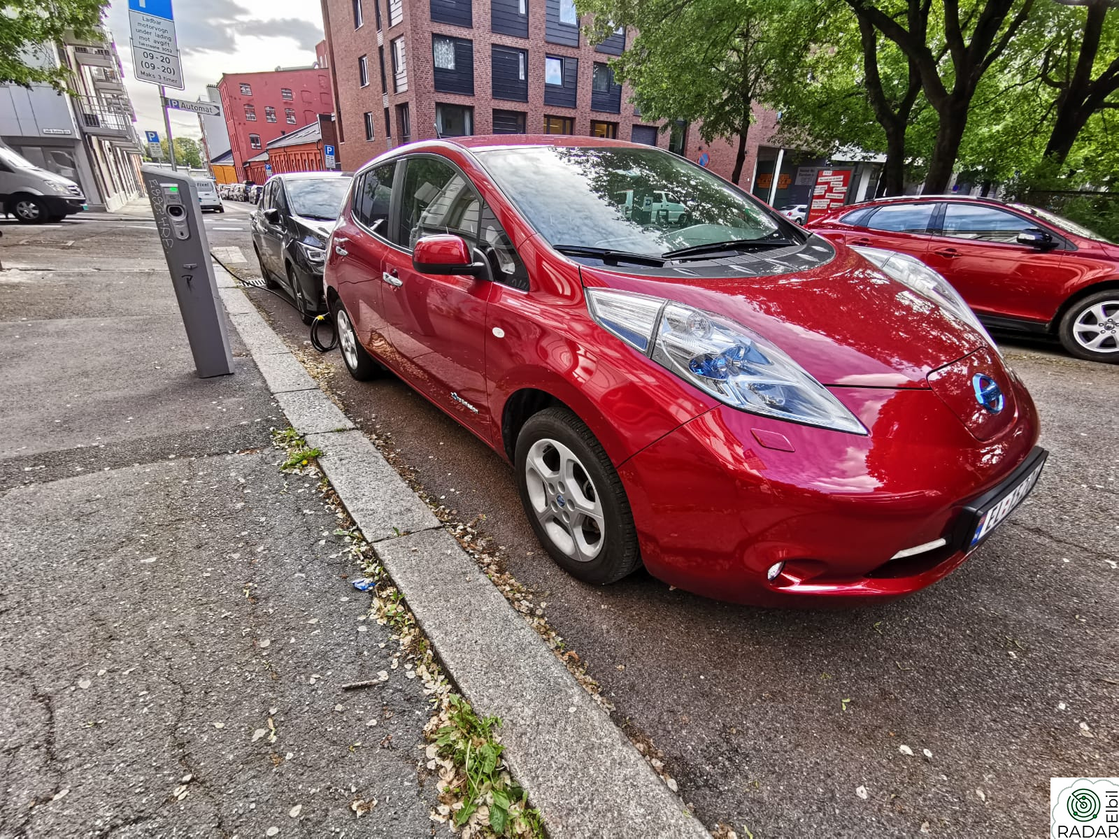 NISSAN LEAF