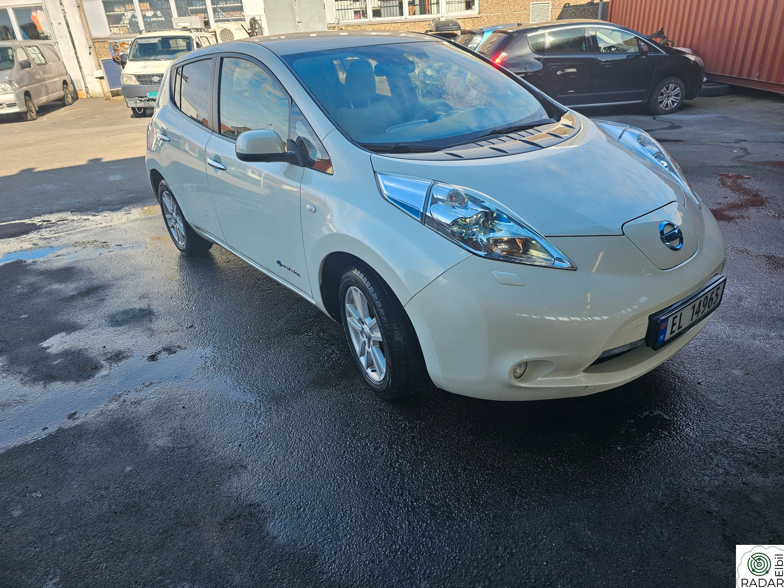 NISSAN LEAF