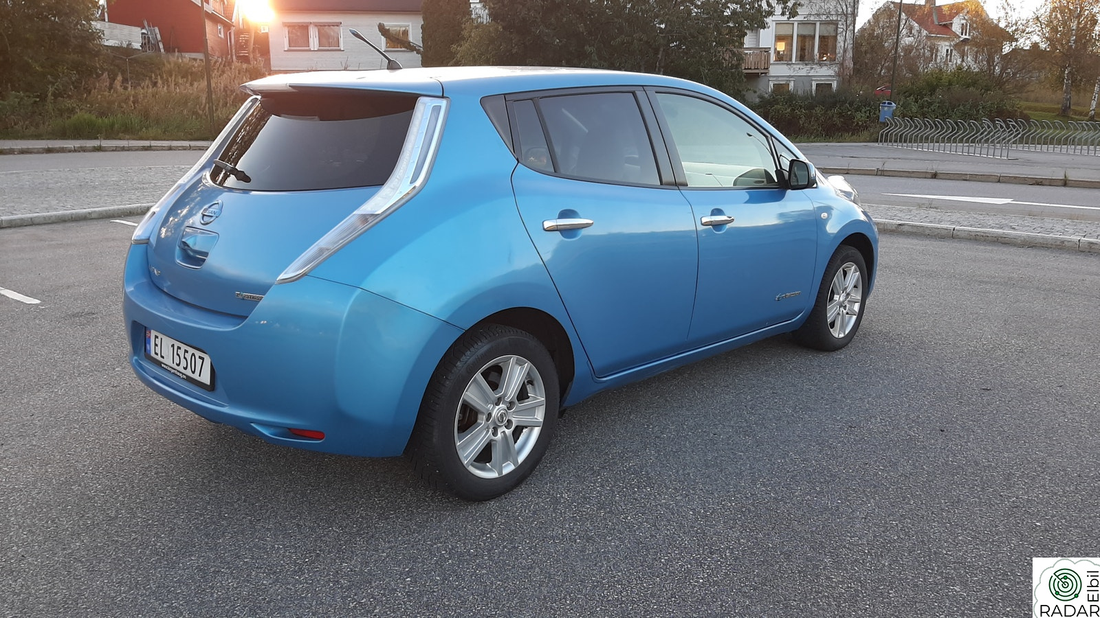 NISSAN LEAF