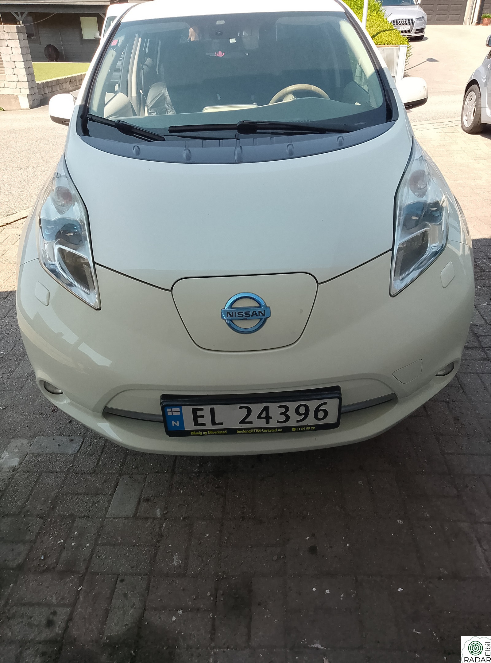 NISSAN LEAF