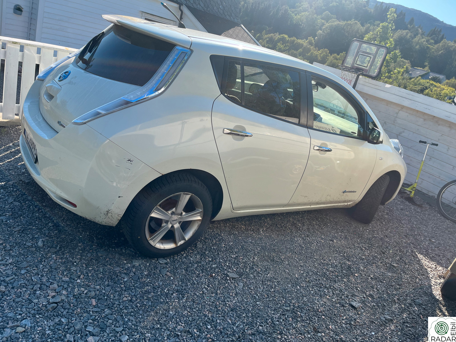NISSAN LEAF