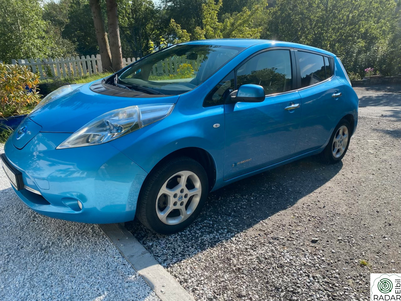 NISSAN LEAF