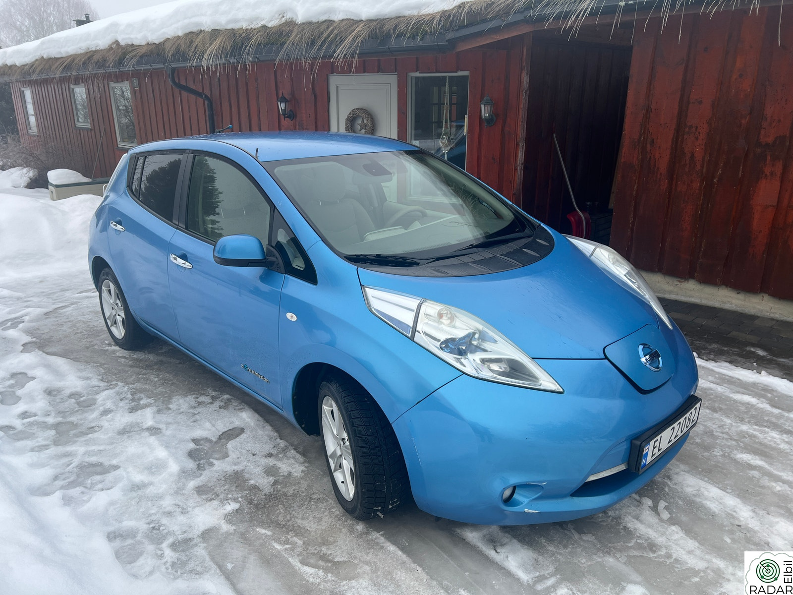NISSAN LEAF