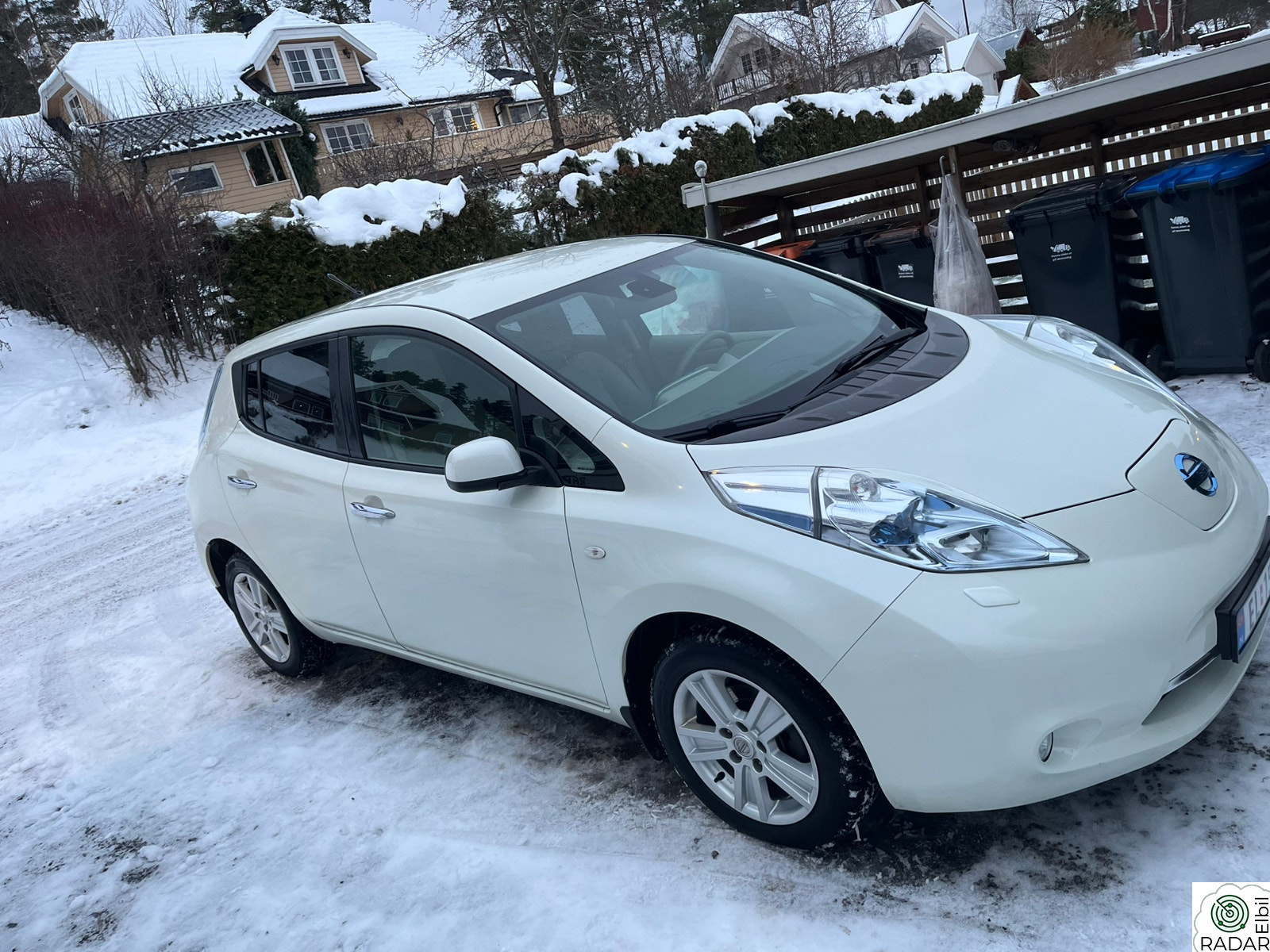 NISSAN LEAF