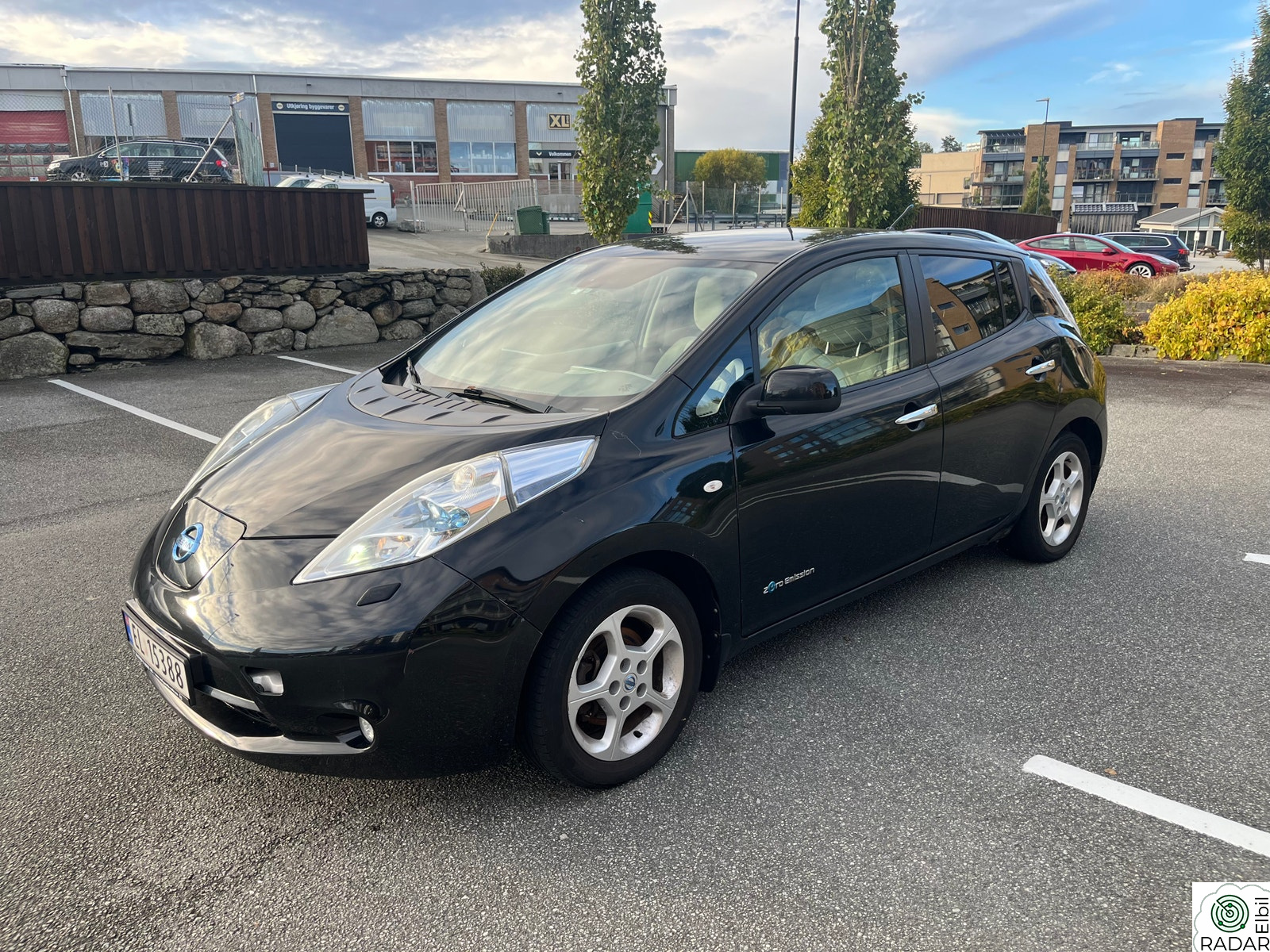 NISSAN LEAF