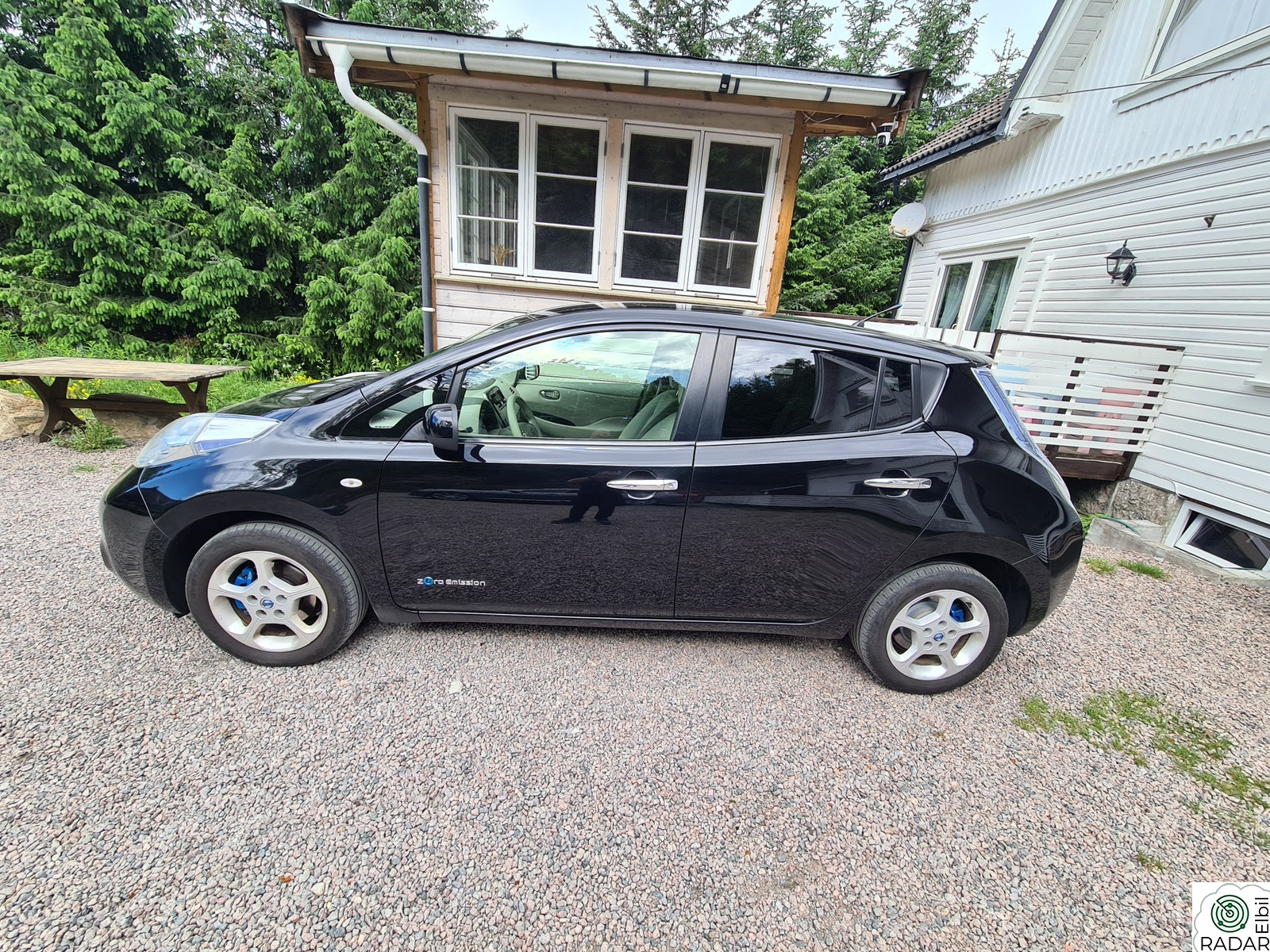 NISSAN LEAF