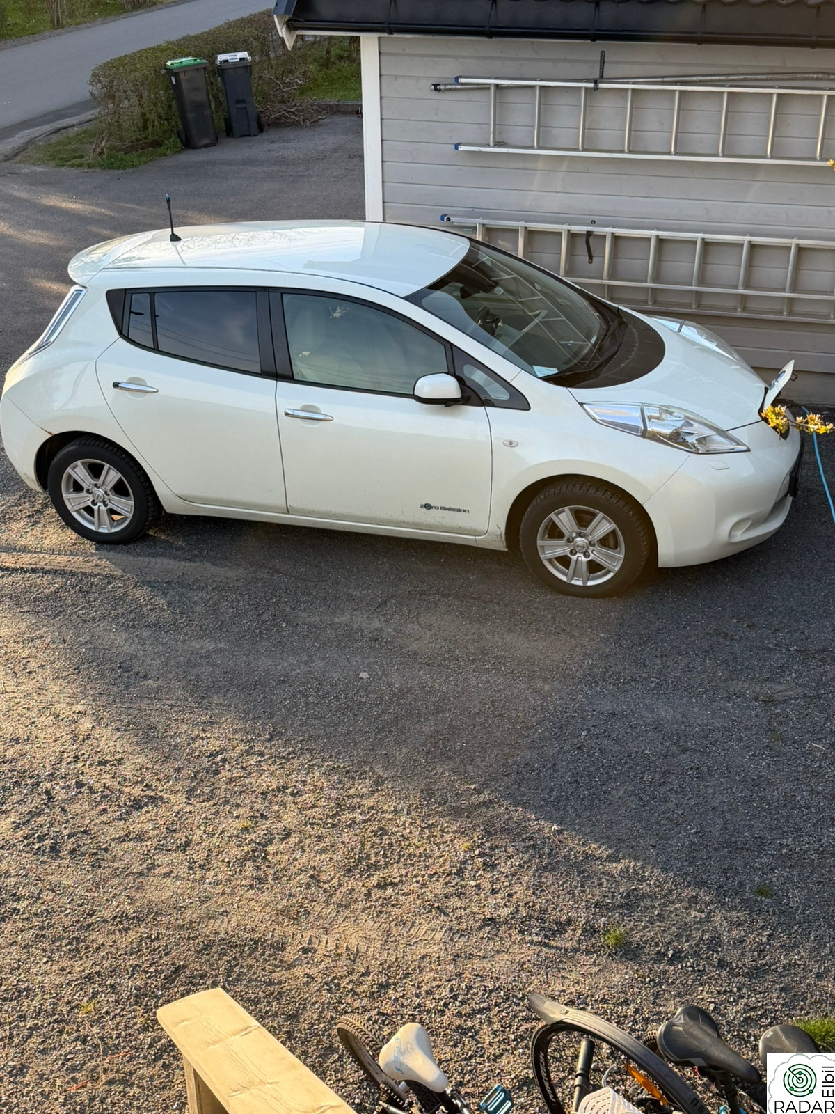 NISSAN LEAF