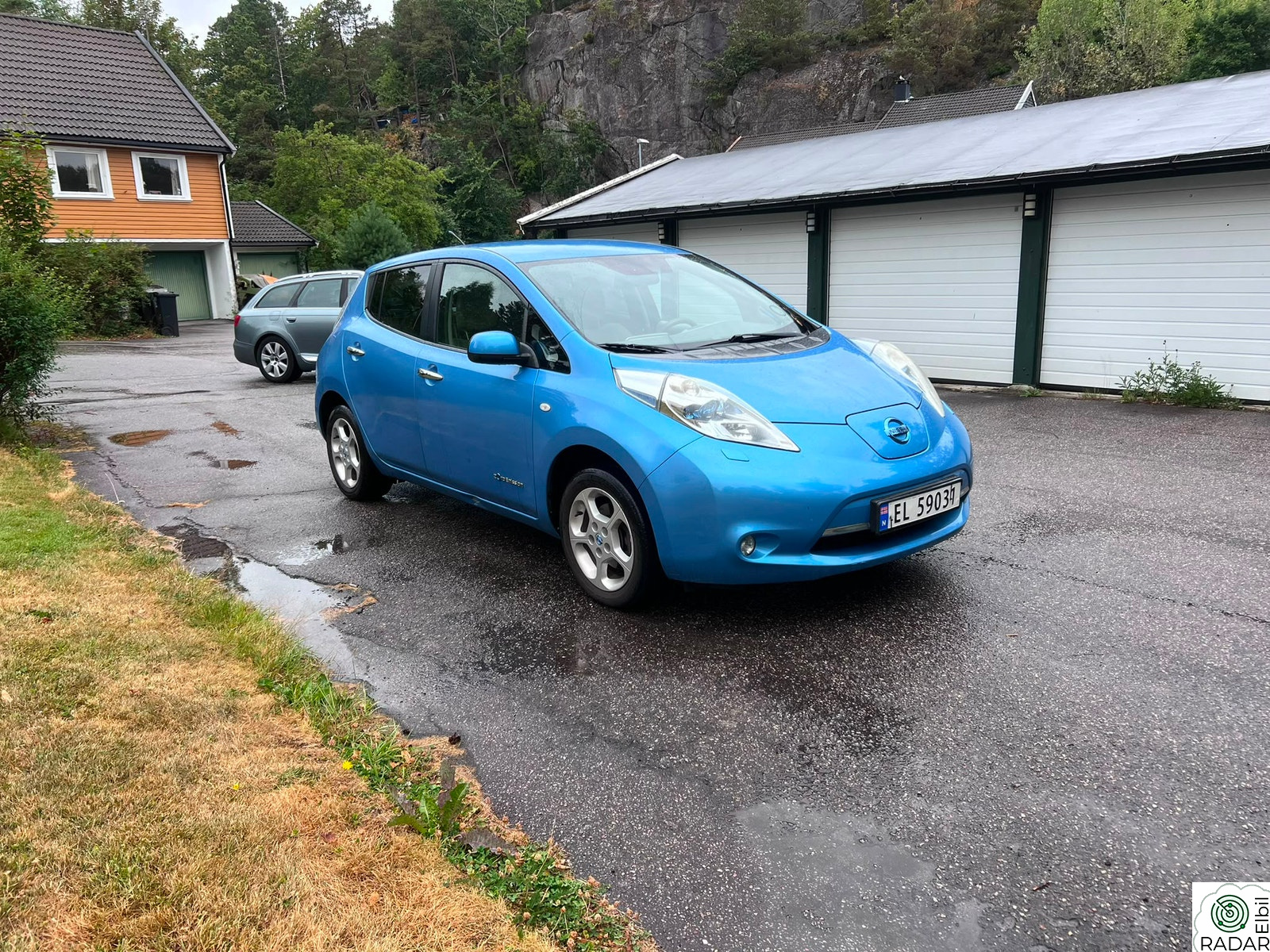NISSAN LEAF