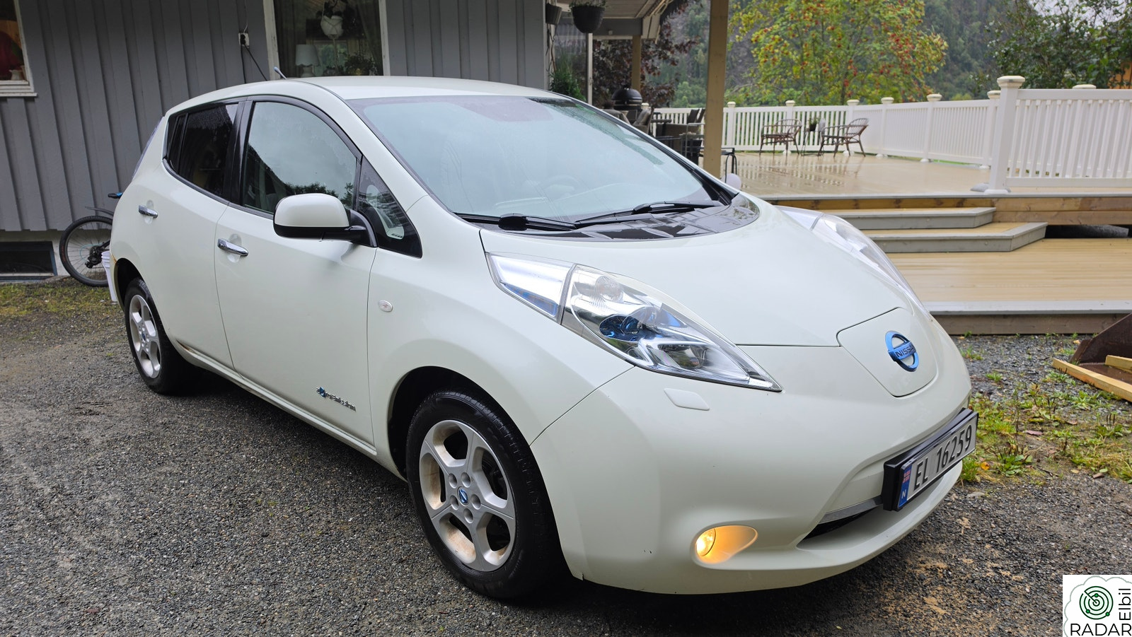 NISSAN LEAF