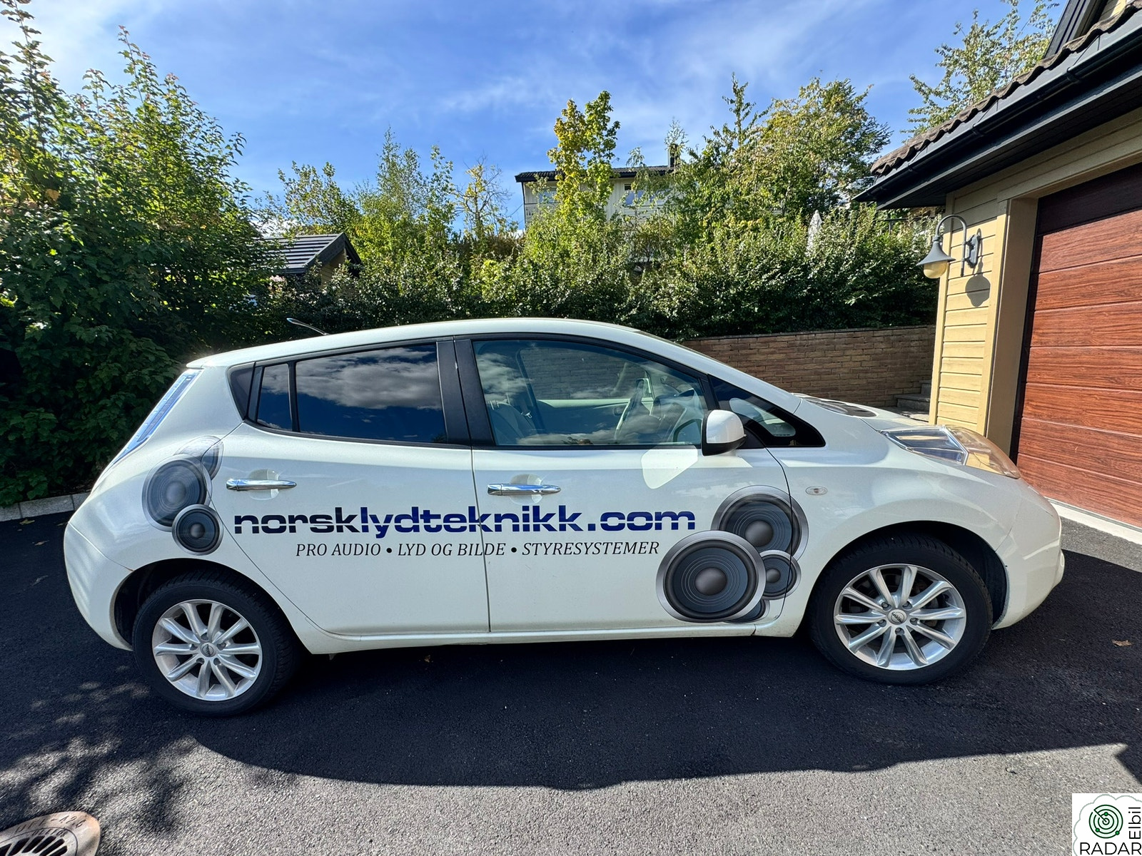 NISSAN LEAF
