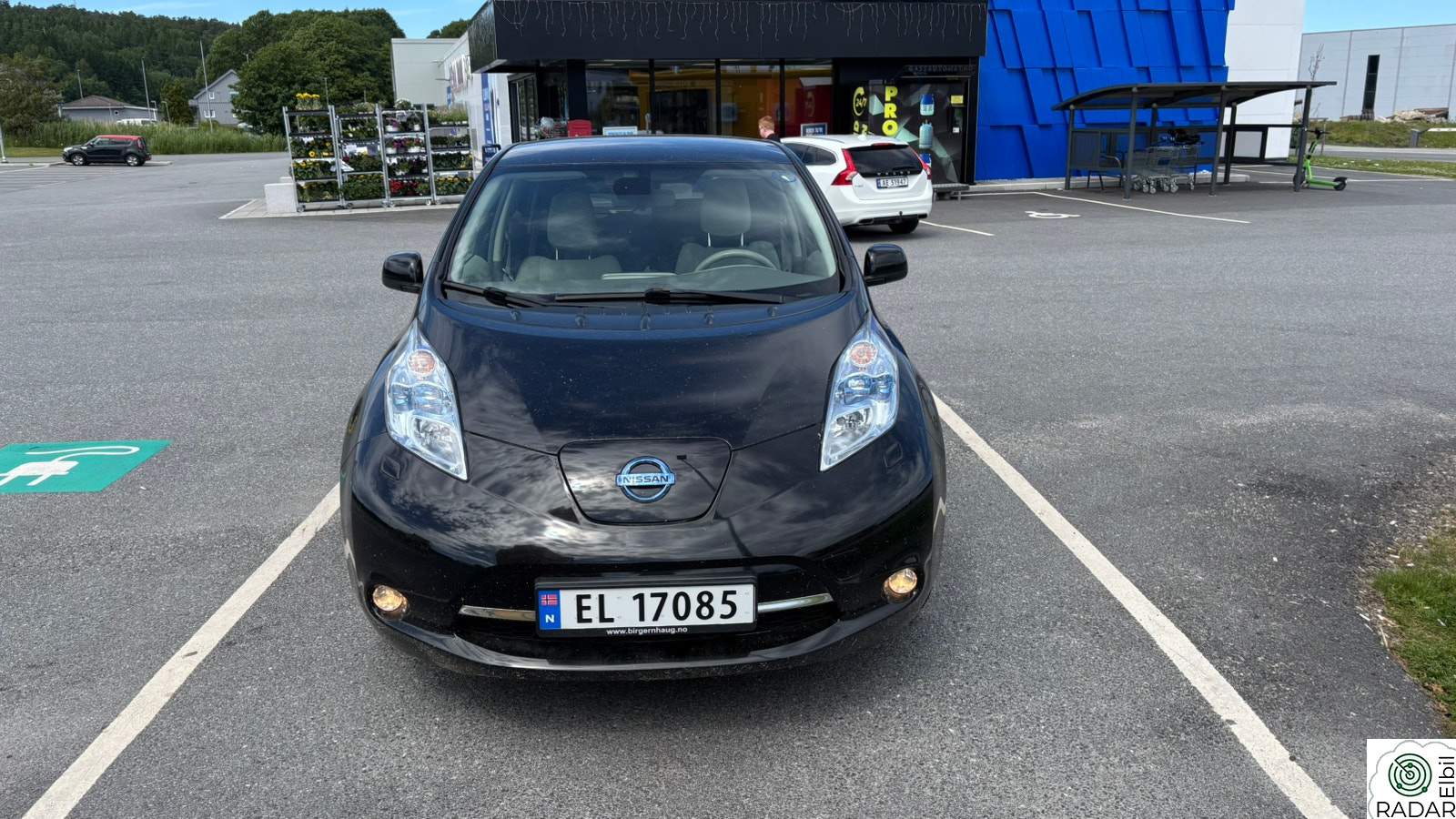 NISSAN LEAF