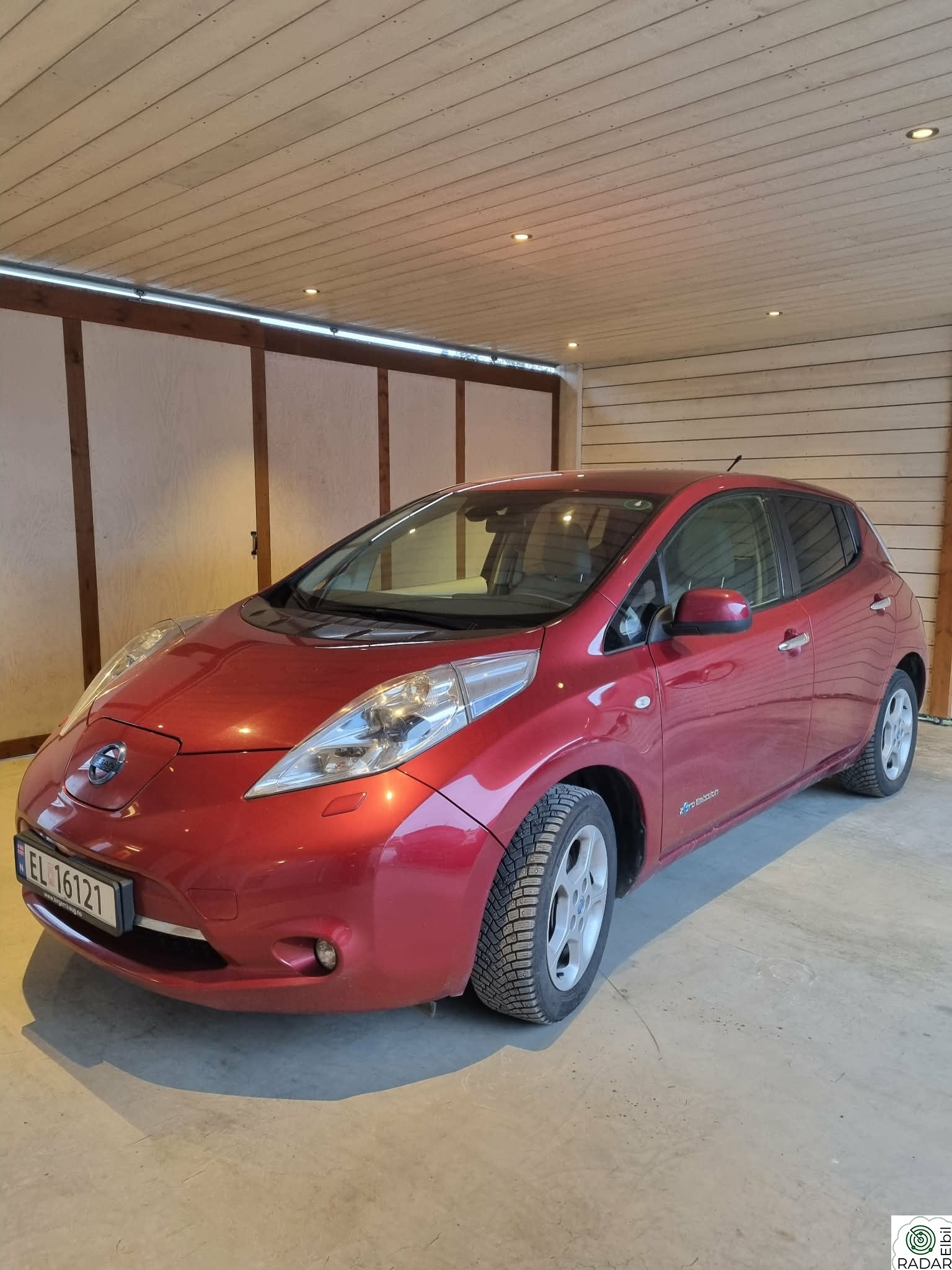 NISSAN LEAF