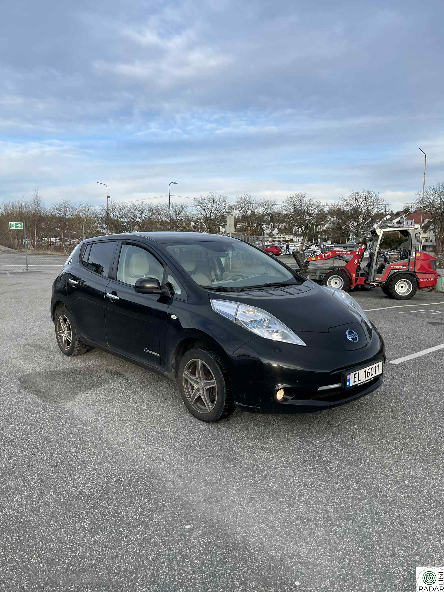 NISSAN LEAF