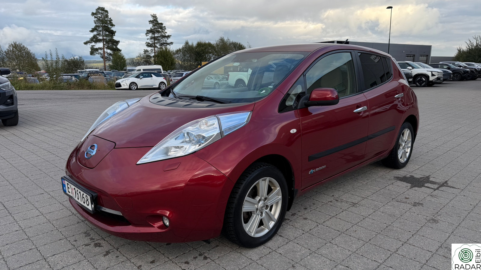 NISSAN LEAF