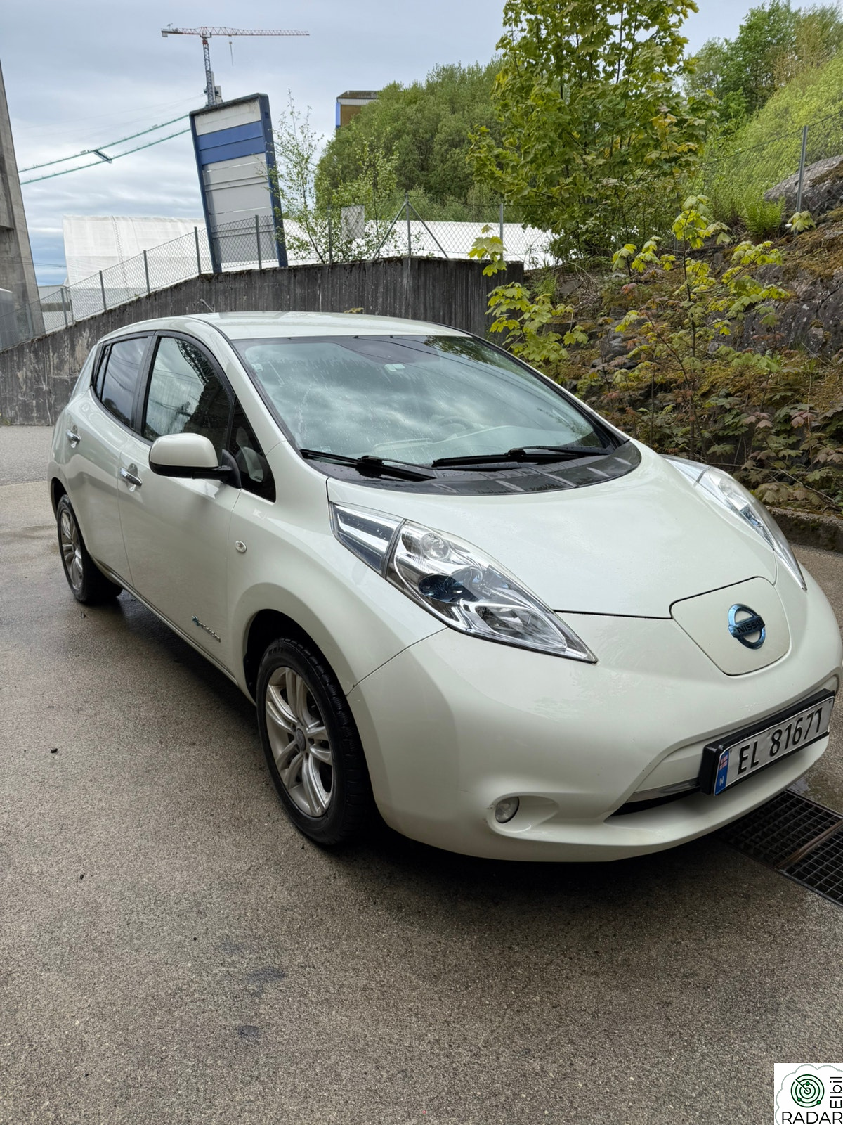NISSAN LEAF