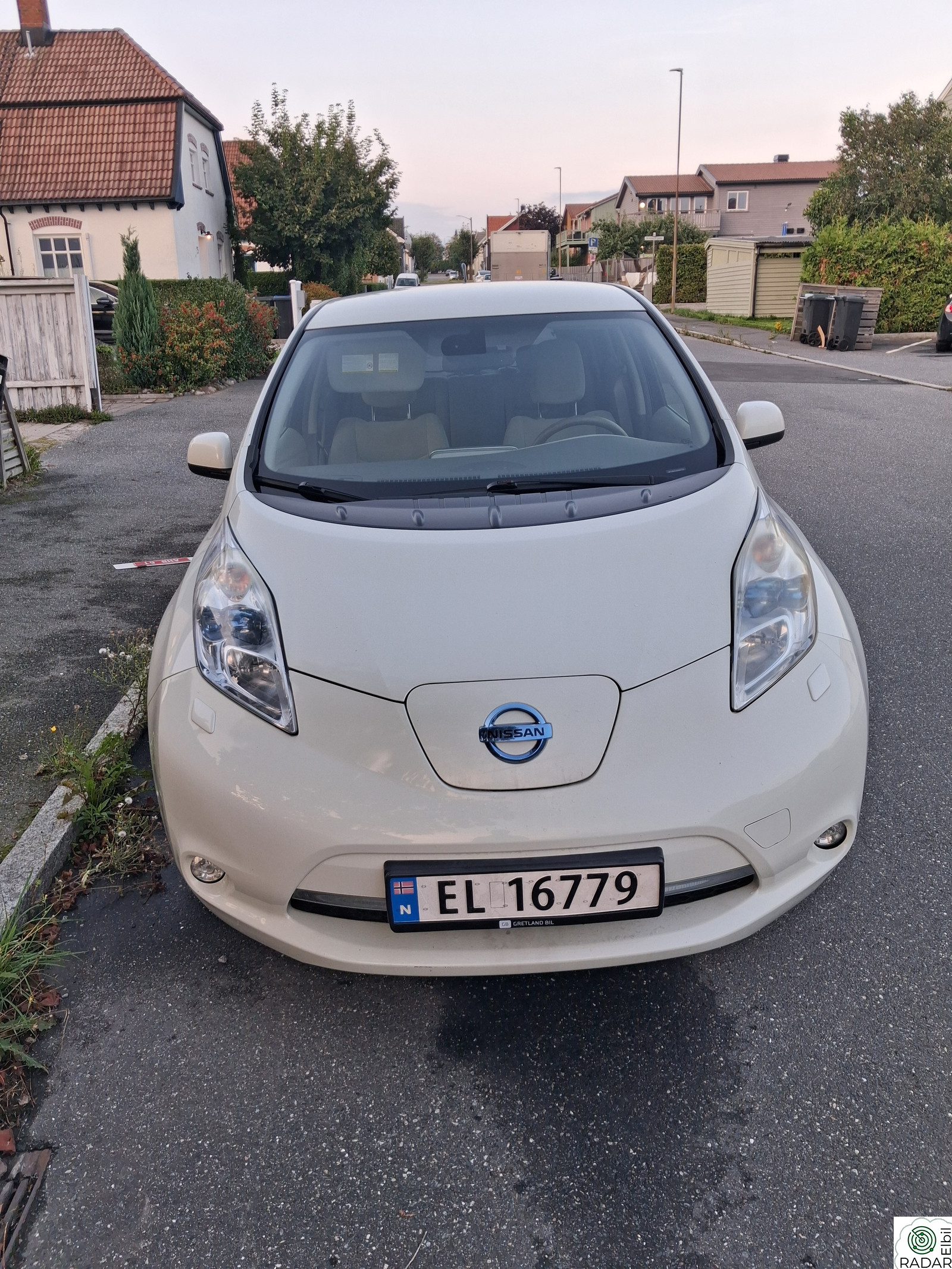 NISSAN LEAF