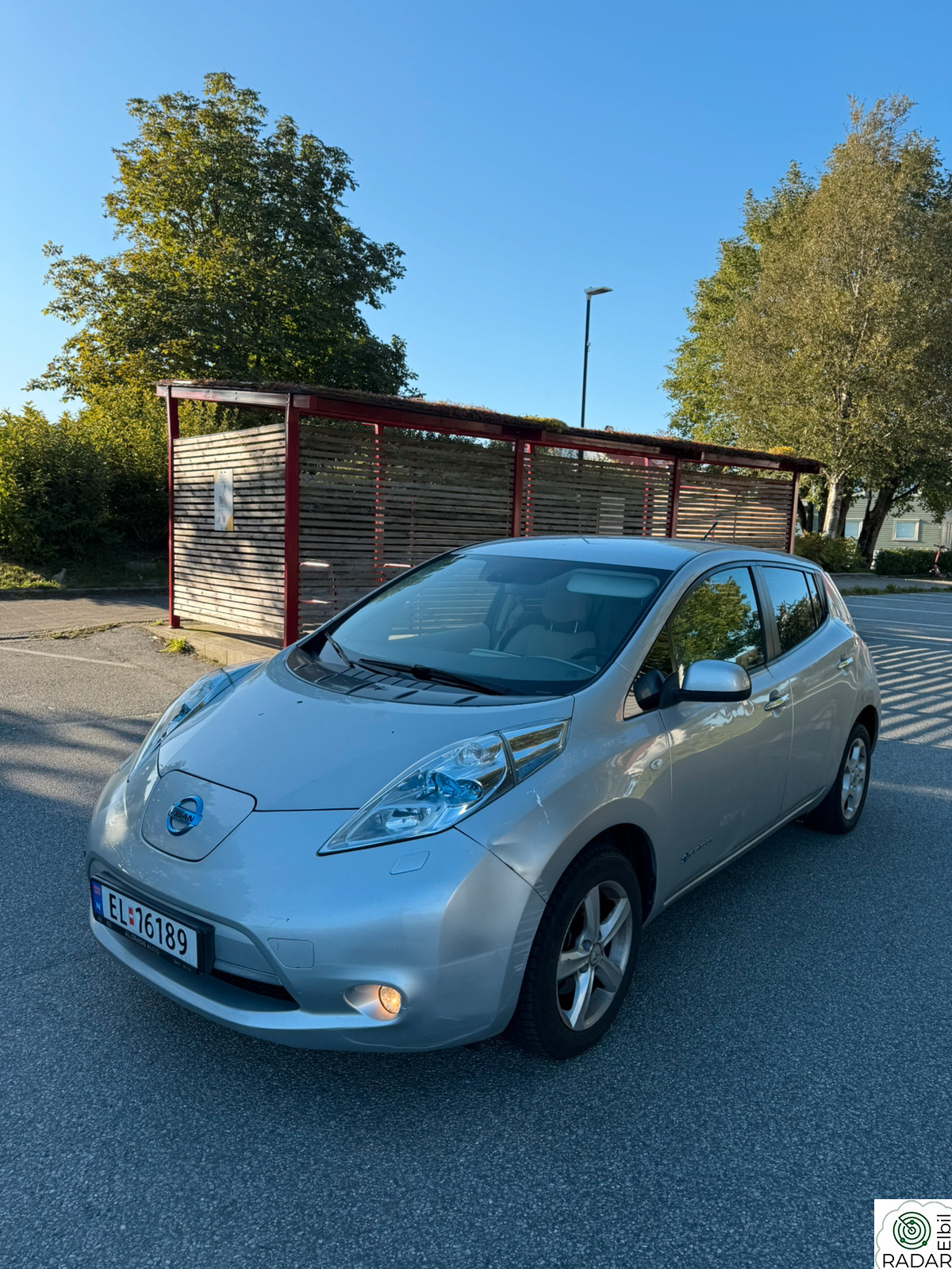 NISSAN LEAF