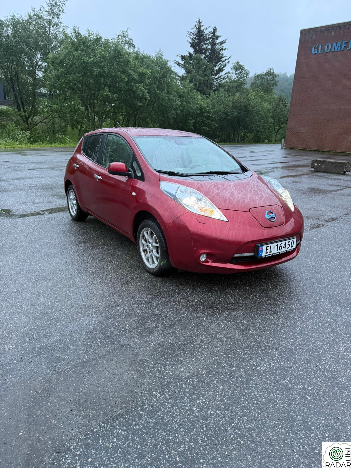 NISSAN LEAF