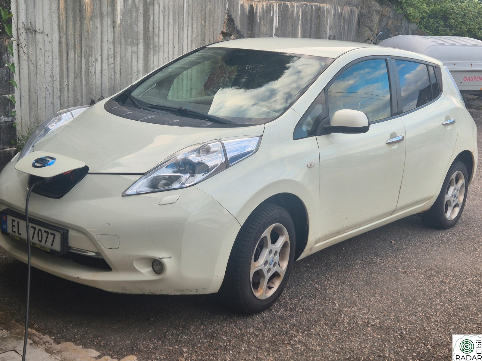 NISSAN LEAF