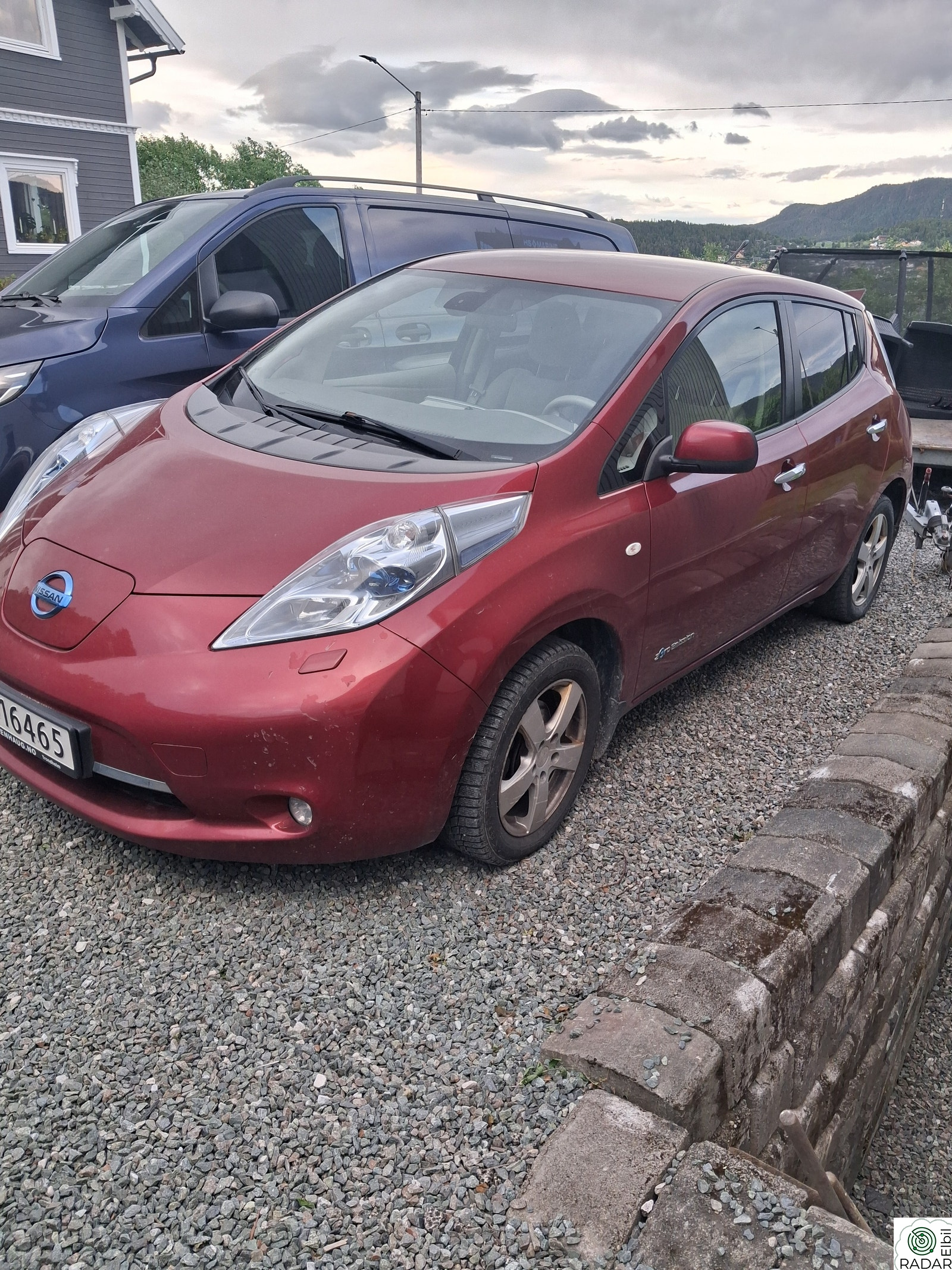 NISSAN LEAF